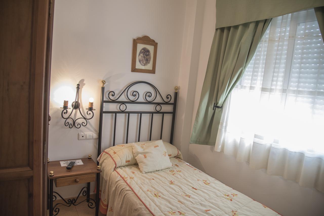 Hostal Dp El Pilar Monesterio Exterior photo