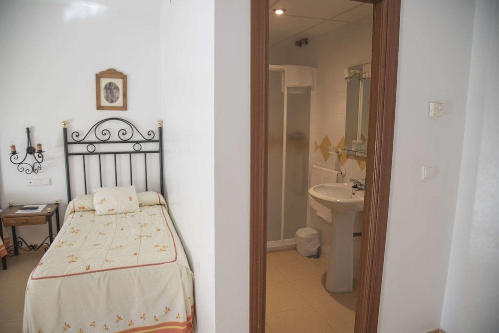 Hostal Dp El Pilar Monesterio Exterior photo